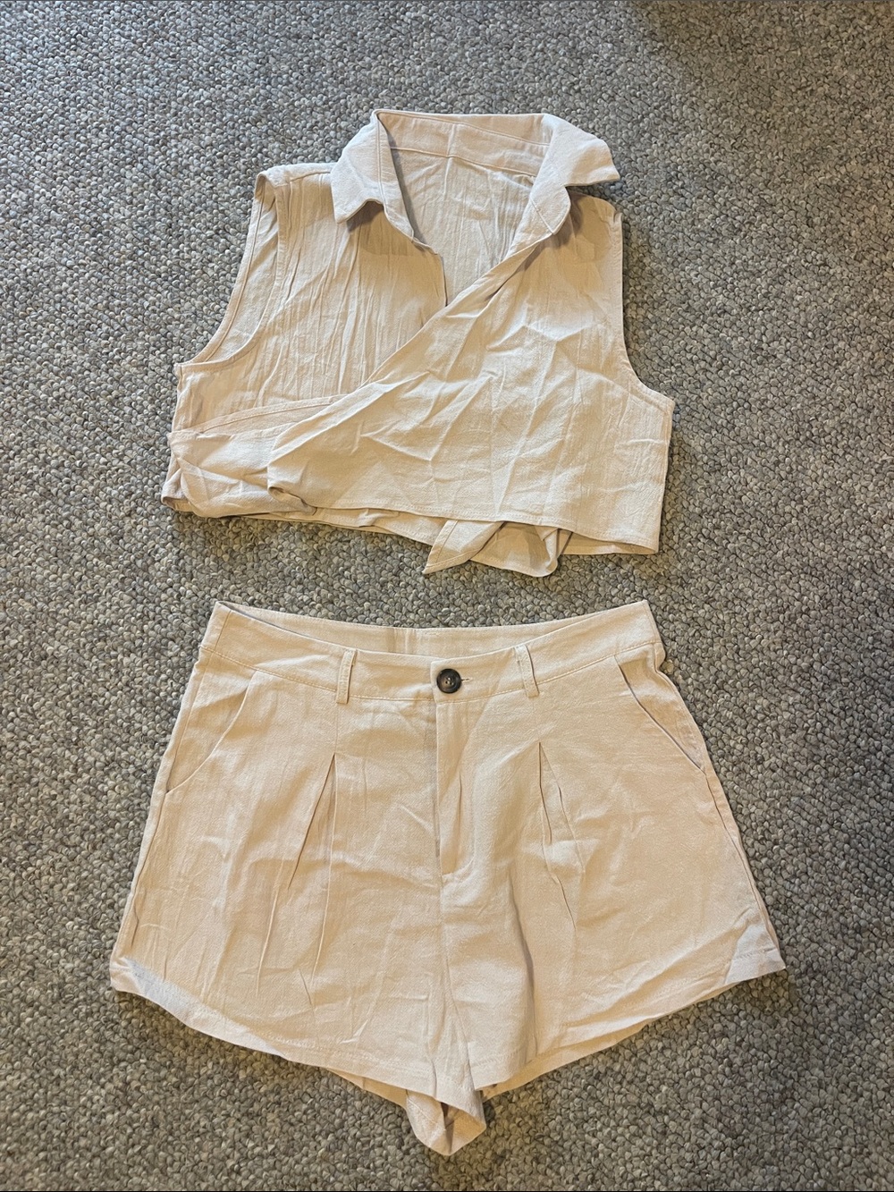 SHEIN Light Beige High-Waist Pleated Bermuda Shorts